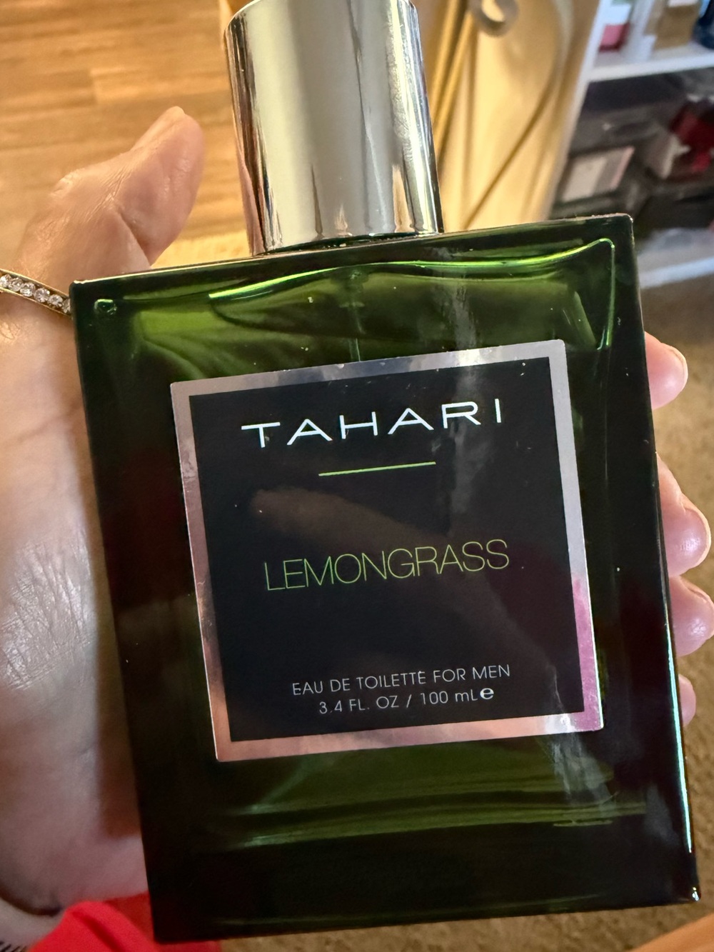 Tahari Lemongrass